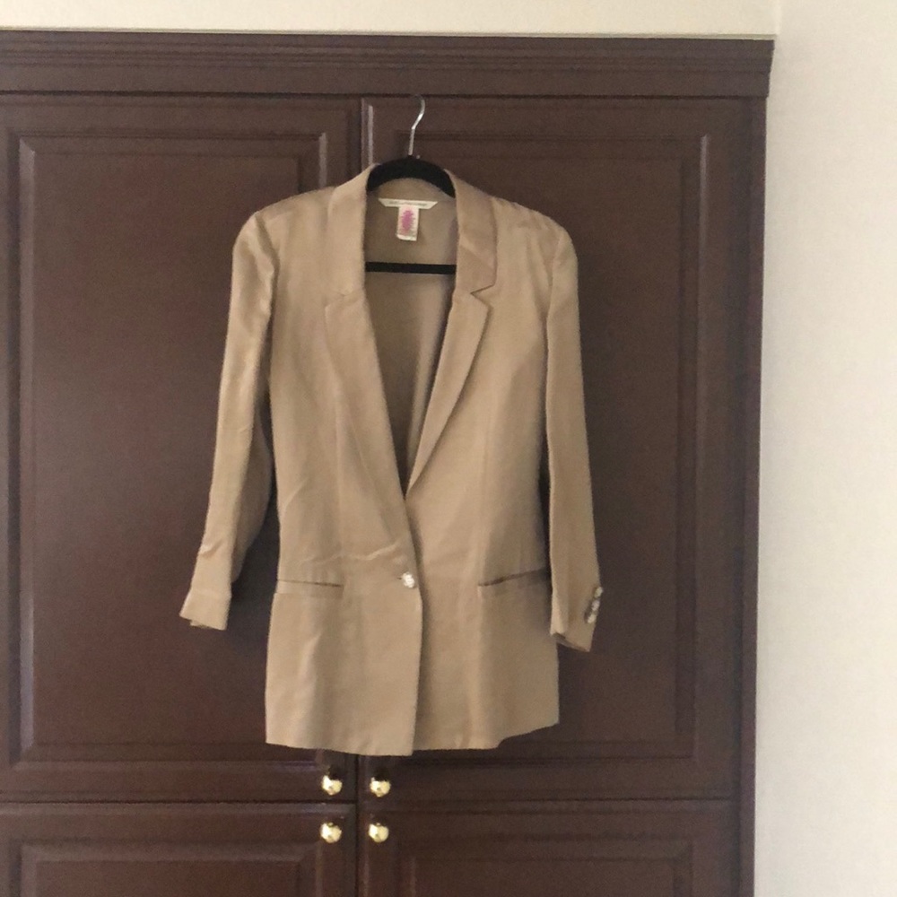 Chic satin sheen blazer